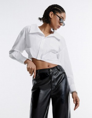 Urban Revivo Asymmetrical Cropped Women's Shirts White | UPO6611ZB