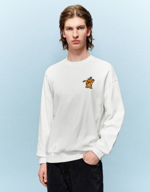 Urban Revivo Cartoon Embossed Crew Neck Men's Sweatshirts White | PFL6047AZ