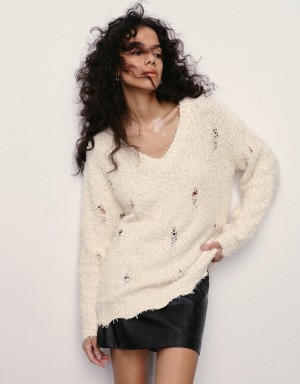 Urban Revivo Crew Neck Knitted Women's Cardigan White | FUB3490FF