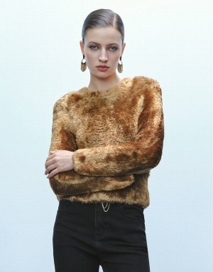 Urban Revivo Furry Crew Neck Knitted Women's Cardigan Gold | DKR9235NQ