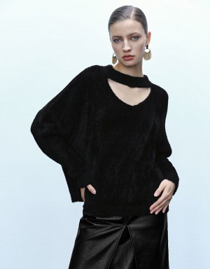 Urban Revivo Keyhole Neck Furry Knitted Women's Cardigan Black | FLK469BN