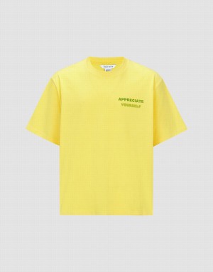 Urban Revivo Letter Detail Crew Neck Men's T Shirts Yellow | MWX8434AI