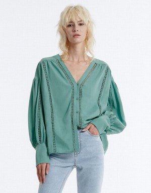 Urban Revivo Pointelle Buttoned Women's Shirts Green | TQH8983HI