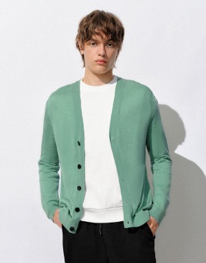 Urban Revivo Straight Knitted Men's Cardigan Green | UUL4825CF