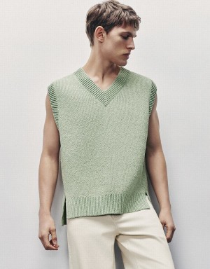 Urban Revivo V-Neck Knitted Men's Cardigan Green | WEW8197QL