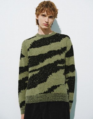 Urban Revivo Zebra Printed Crew Neck Knitted Men's Cardigan Green | DEY8090MB