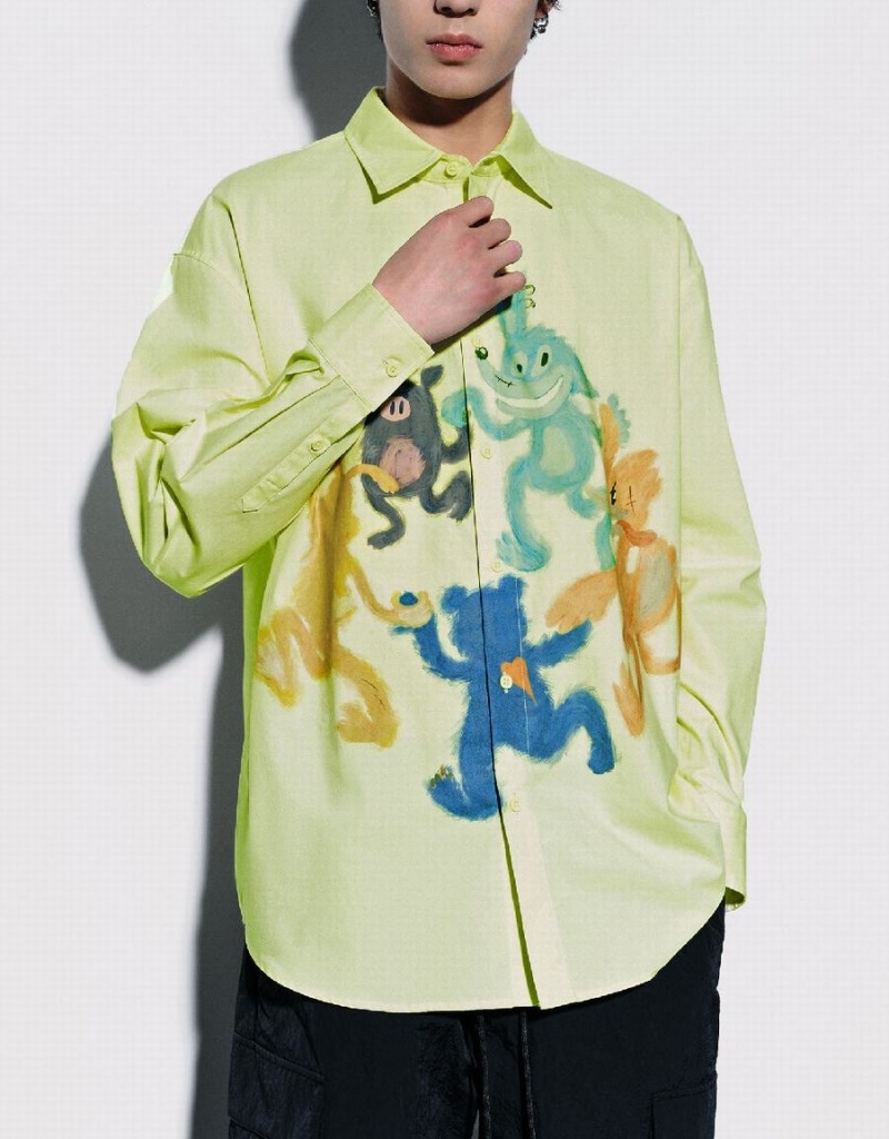 Urban Revivo Cartoon Printed Oversized Men's Shirts Green | KFL331CS