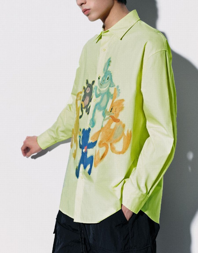 Urban Revivo Cartoon Printed Oversized Men's Shirts Green | KFL331CS