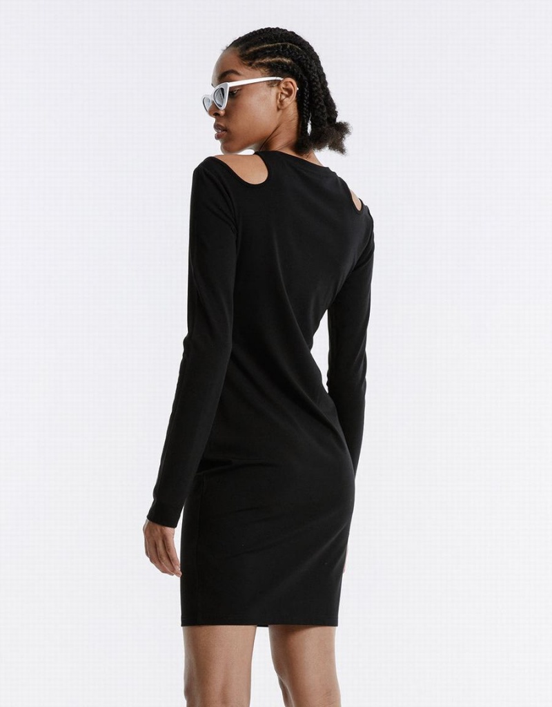 Urban Revivo Cut Out Letter Women's Dress Black | QIS15100AW