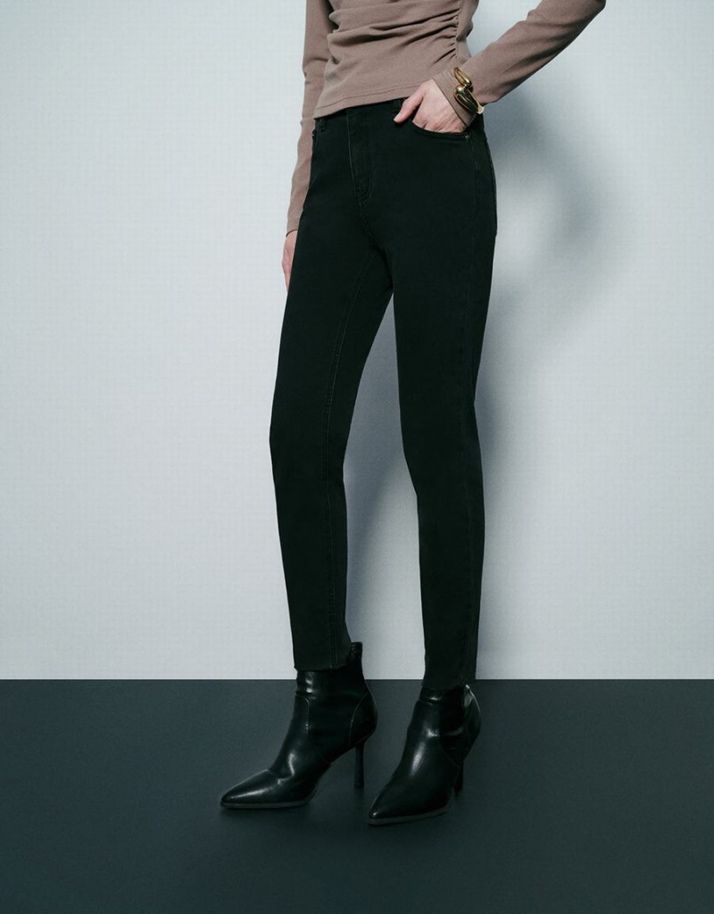 Urban Revivo Raw Hem Skinny Women's Jeans Black | KRQ9998WI