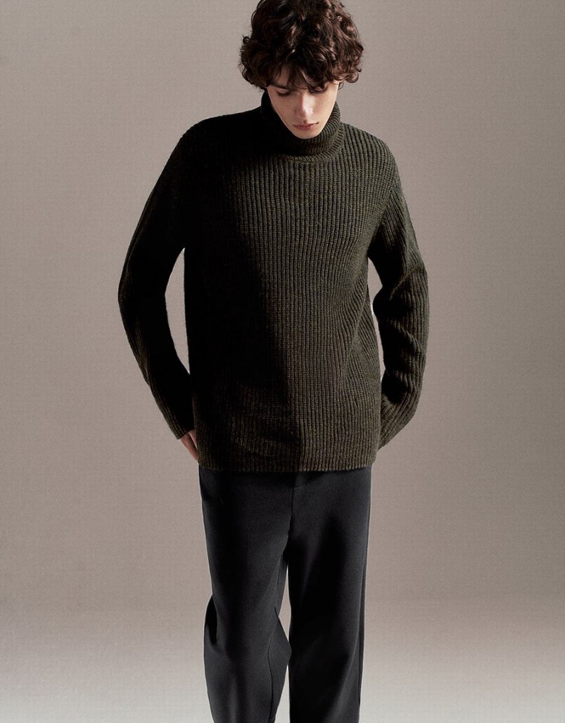 Urban Revivo Turtle Neck Straight Men's Sweaters Green | YDR10022CI