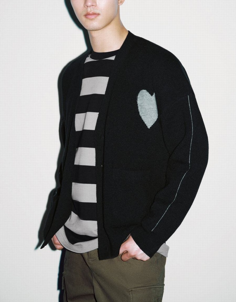 Urban Revivo V-Neck Knitted Men's Cardigan Black | IUI7781QN